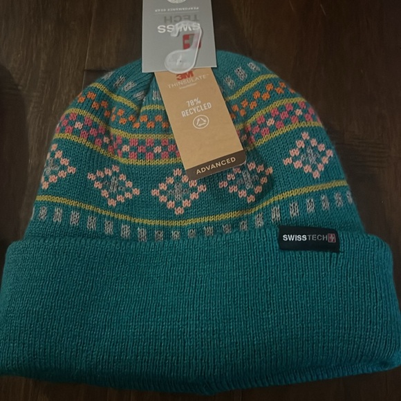 Swiss Tech Beanie/Hat - Picture 2 of 6